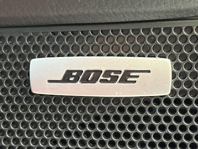 �yBOSE�T�E���h�V�X�e���z���[�J�[�I�v�V�����̍��i�ʃT�E���h�V�X�e���𓋍ځB��p�̃`���[�j���O���{���ꂽ�召�l�X�ȃX�s�[�J�[����ǎ��ȃT�E���h���t�ł��A�Տꊴ���ӂ�鉹����Ԃ����o���܂��B