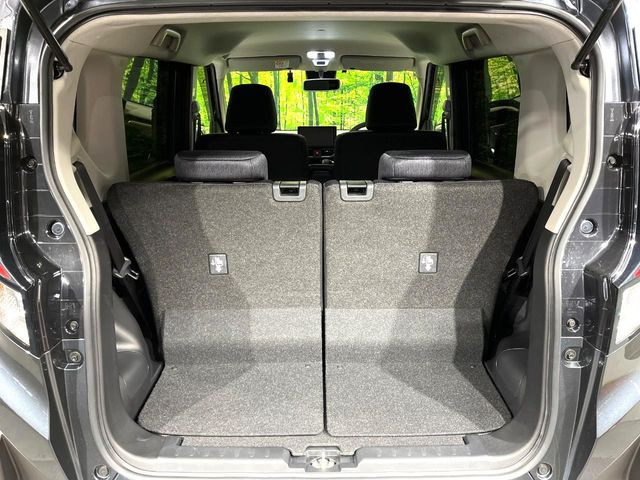 ���i�̂���������ʋ΁A���}���ɏ\���ȉ׎��X�y�[�X���m�ۂ��Ă���܂��B�Z�J���h�V�[�g��|���ƁA�傫�ȉו��̐ύڂ��\�ł���