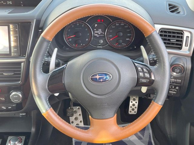 �y�����v�����X�e�A�����O�z�㎿�Ȋv���g�p���邱�ƂŁA��ɂ����������݂ƂĂ��^�]���₷���n���h���ł���