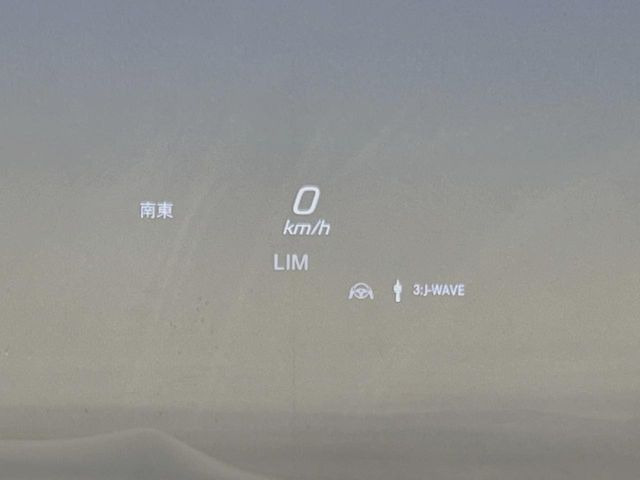 ���w�b�h�A�b�v�f�B�X�v���C:���݂̑��x�⑖�s�����f�W�^���\���ŉ^�]�ȑO���̃K���X�ɓ��e!�^�]���A���������炳���K�v�ȏ����m�F�ł���̂łƂ��Ă��֗��ň��S!