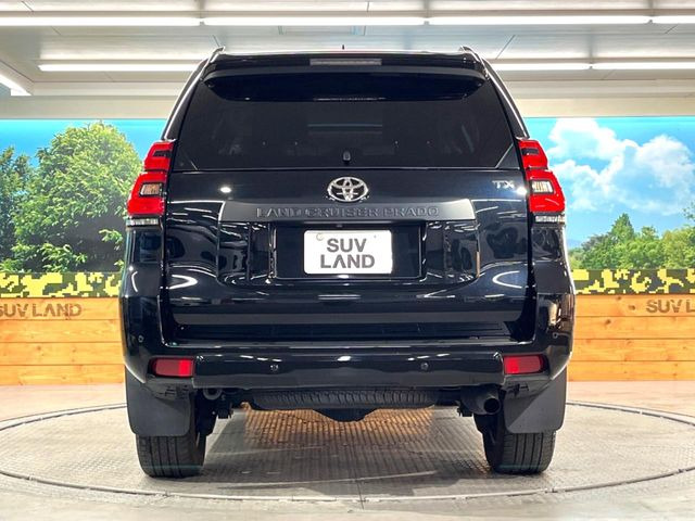 安心の最長10年・走行無制限保証(有償)をご用意。保証内容も充実はもちろん、無料点検&オイル交換や、年中無休の全国・24時間ロードサービスも付帯されておりますのでご安心下さい。