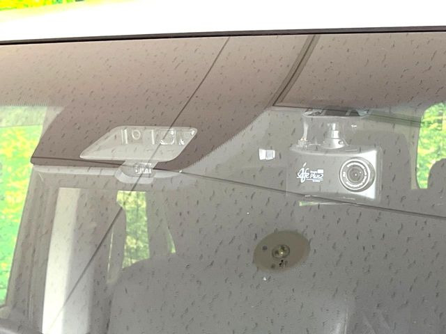 【ドライブレコーダー】ドライブレコーダー装備!走行中はもちろん、あおり運転や事故に遭遇した際、映像で記録し、万一のリスクに備えます。※記録用SDカードはお客様ご自身でご準備いただく必要があります。