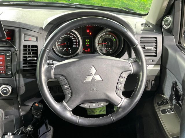 �y�����v�����X�e�A�����O�z�㎿�Ȋv���g�p���邱�ƂŁA��ɂ����������݂ƂĂ��^�]���₷���n���h���ł���