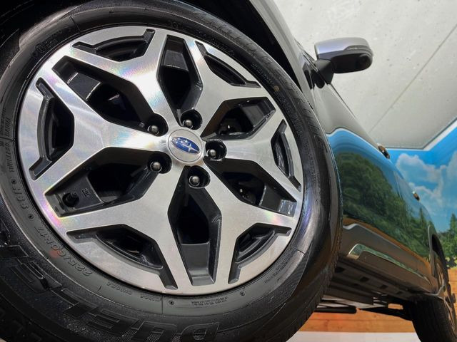 �y����17�C���`�A���~�z�C�[���z�O�ςɃ}�b�`���������A���~�z�C�[���𑕒����Ă���܂��B�e��ЊO�A���~�z�C�[����A�X�^�b�h���X�^�C�����戵�����Ă���܂��B���񂲑��k����������