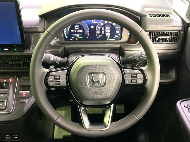 �y�����v�����X�e�A�����O�z�㎿�Ȋv���g�p���邱�ƂŁA��ɂ����������݂ƂĂ��^�]���₷���n���h���ł���