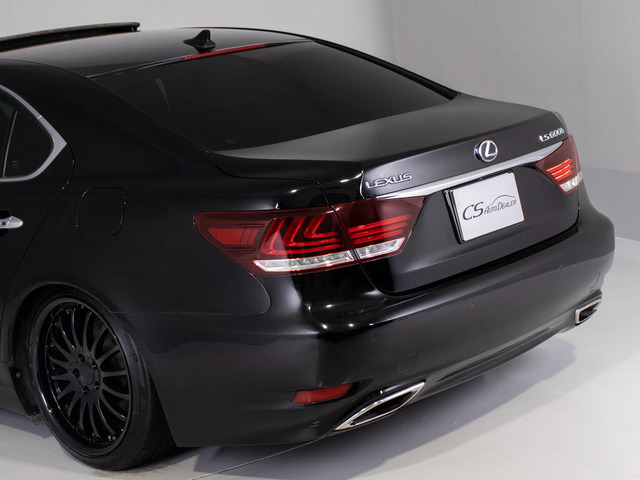 �g�����N�������Ǝv���Ă���܂���?���ۂ͑�e�ʃg�����N�ł�!���s���̒������h���C�u�����K�ł�!�܂��A�����t���X�y�[�X���������Ă���܂��̂ŁA��Ԃł��A�J�ł���̓������Ă�����育�������܂��B