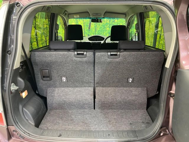 ���i�̂���������ʋ΁A���}���ɏ\���ȉ׎��X�y�[�X���m�ۂ��Ă���܂��B�Z�J���h�V�[�g��|���ƁA�傫�ȉו��̐ύڂ��\�ł���