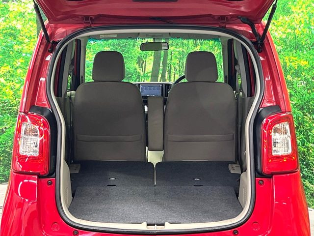 ���i�̂���������ʋ΁A���}���ɏ\���ȉ׎��X�y�[�X���m�ۂ��Ă���܂��B�Z�J���h�V�[�g��|���ƁA�傫�ȉו��̐ύڂ��\�ł���