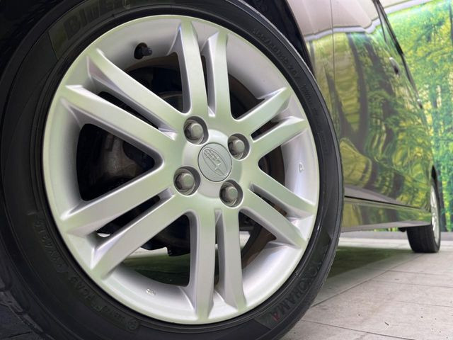 �y����15�C���`�A���~�z�C�[���z�O�ςɃ}�b�`���������A���~�z�C�[���𑕒����Ă���܂��B�e��ЊO�A���~�z�C�[����A�X�^�b�h���X�^�C�����戵�����Ă���܂��B���񂲑��k����������