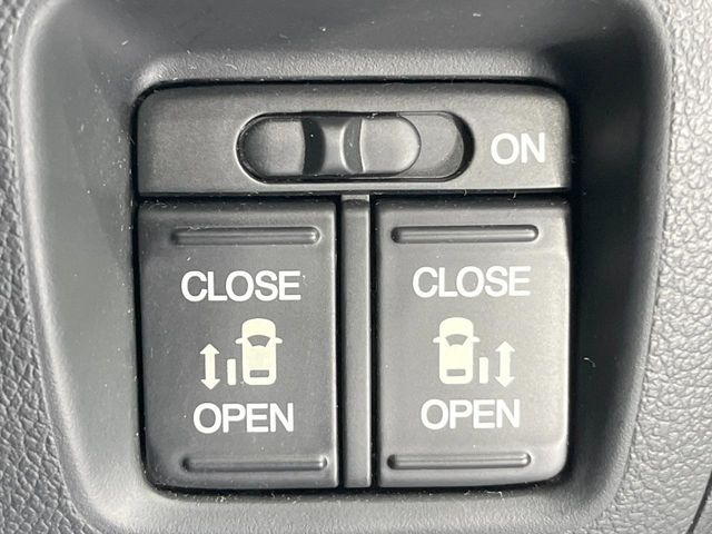 �y�����p���[�X���C�h�h�A�z�X�}�[�g�L�[��^�]�Ȃ̃X�C�b�`�Ō�ȗ����X���C�h�h�A�̊J���\���d��������͂����ăh�A���J����K�v�������A�����Ȃ��q�l�ł��ȒP�ɊJ���߂ł����K�ł���