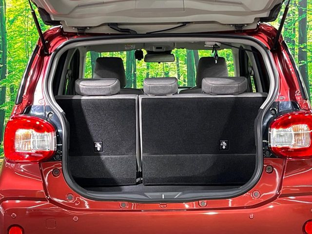 ���i�̂���������ʋ΁A���}���ɏ\���ȉ׎��X�y�[�X���m�ۂ��Ă���܂��B�Z�J���h�V�[�g��|���ƁA�傫�ȉו��̐ύڂ��\�ł���