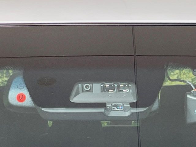 �y�O�He-Assist�z���s���ɑO���̎ԗ�����F�����A�Փ˂������Ȏ��͌x��ƃu���[�L�ŏՓˉ���Ɣ�Q�y�����A�V�X�g�B�����S�Ƀh���C�u�����y���݂��������܂��B