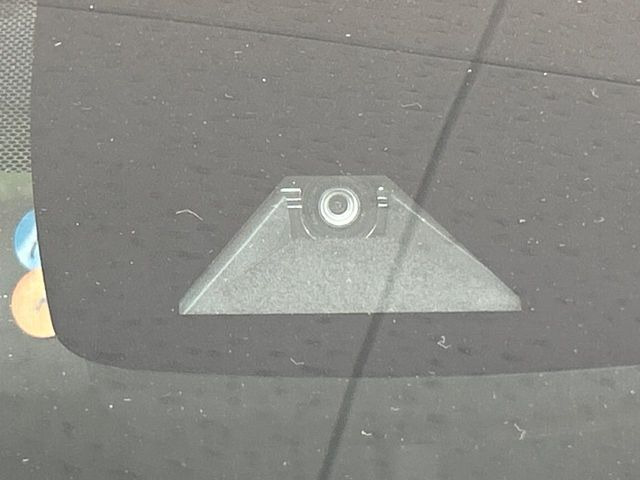 �y�g���^�Z�[�t�e�B�Z���X�z���s���ɑO���̎ԗ�����F�����A�Փ˂������Ȏ��͌x��ƃu���[�L�ŏՓˉ���Ɣ�Q�y�����A�V�X�g�B�����S�Ƀh���C�u�����y���݂��������܂��B