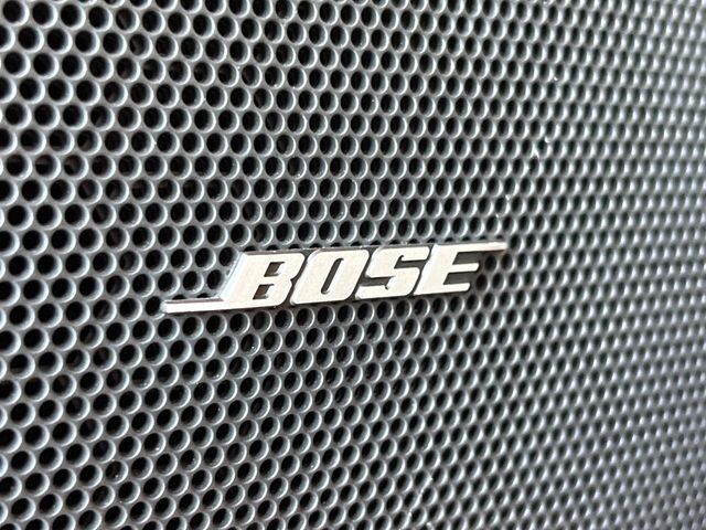 �yBOSE�T�E���h�V�X�e���z���i�ʃT�E���h�V�X�e���𓋍ځB��p�̃`���[�j���O���{���ꂽ�召�l�X�ȃX�s�[�J�[����ǎ��ȃT�E���h���t�ł��A�Տꊴ���ӂ�鉹����Ԃ����o���܂��B