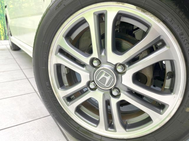 �y����14�C���`�A���~�z�C�[���z�O�ςɃ}�b�`���������A���~�z�C�[���𑕒����Ă���܂��B�e��ЊO�A���~�z�C�[����A�X�^�b�h���X�^�C�����戵�����Ă���܂��B���񂲑��k����������