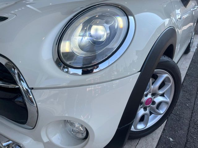 ��LED�w�b�h���C�g:��ԑ��s�����ǍD�Ȏ��E���m�ۂ����S���ĉ^�]�ł��鍂�P�xLED�w�b�h���C�g�𑕔�!�_�����x�������A����d�͂��}�����Ă��܂��B