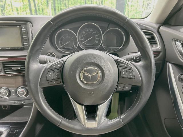 �y�����v�����X�e�A�����O�z�㎿�Ȋv���g�p���邱�ƂŁA��ɂ����������݂ƂĂ��^�]���₷���n���h���ł���