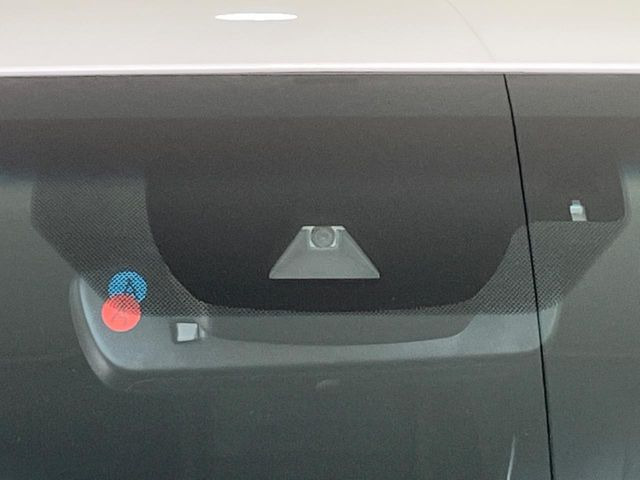 �y�g���^�Z�[�t�e�B�Z���X�z���s���ɑO���̎ԗ�����F�����A�Փ˂������Ȏ��͌x��ƃu���[�L�ŏՓˉ���Ɣ�Q�y�����A�V�X�g�B�����S�Ƀh���C�u�����y���݂��������܂��B