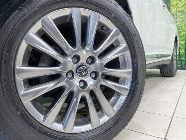 �y����18�C���`�A���~�z�C�[���z�O�ςɃ}�b�`���������A���~�z�C�[���𑕒����Ă���܂��B�e��ЊO�A���~�z�C�[����A�X�^�b�h���X�^�C�����戵�����Ă���܂��B���񂲑��k����������