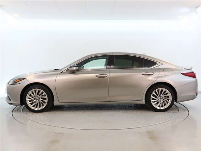 ES300h バージョンL