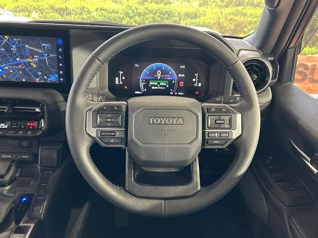 �y�����v�����X�e�A�����O�z�㎿�Ȋv���g�p���邱�ƂŁA��ɂ����������݂ƂĂ��^�]���₷���n���h���ł���