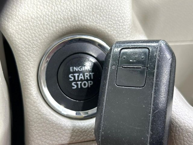 �y�L�[���X�X�^�[�g�V�X�e���z�J�o����|�P�b�g�ɓ��ꂽ�܂܂ł��h�A�̎{���E�������\�ȃX�}�[�g�L�[�𑕔��B�G���W���̃I���E�I�t�����J�M�����o���K�v����������Ƃ��Ă��֗��ł���