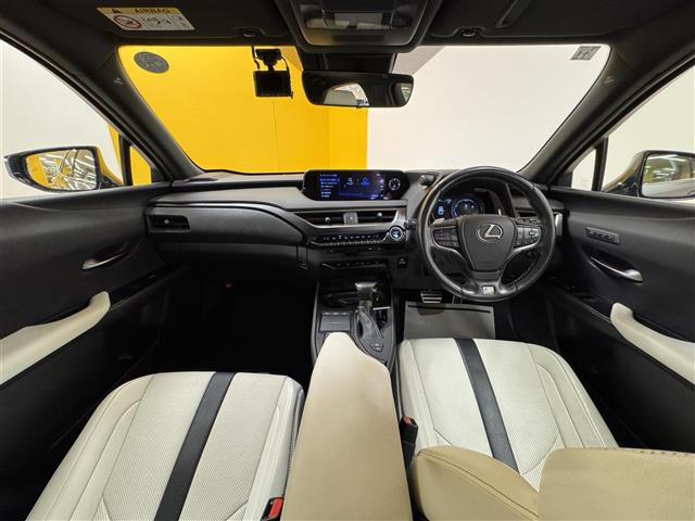UX250h Fスポーツ