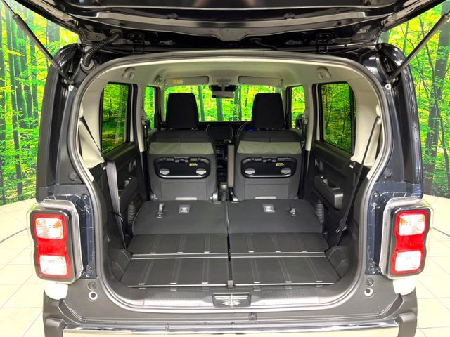 ���i�̂���������ʋ΁A���}���ɏ\���ȉ׎��X�y�[�X���m�ۂ��Ă���܂��B�Z�J���h�V�[�g��|���ƁA�傫�ȉו��̐ύڂ��\�ł���