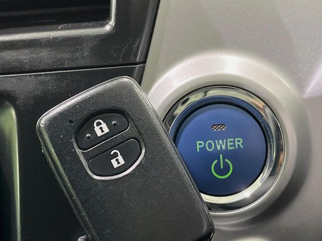 �y�X�}�[�g�L�[�z�J�o����|�P�b�g�ɓ��ꂽ�܂܂ł��h�A�̎{���E�������\�ȃX�}�[�g�L�[�𑕔��B�G���W���̃I���E�I�t�����J�M�����o���K�v����������Ƃ��Ă��֗��ł���