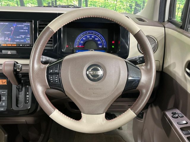 �y�����v�����X�e�A�����O�z�㎿�Ȋv���g�p���邱�ƂŁA��ɂ����������݂ƂĂ��^�]���₷���n���h���ł���