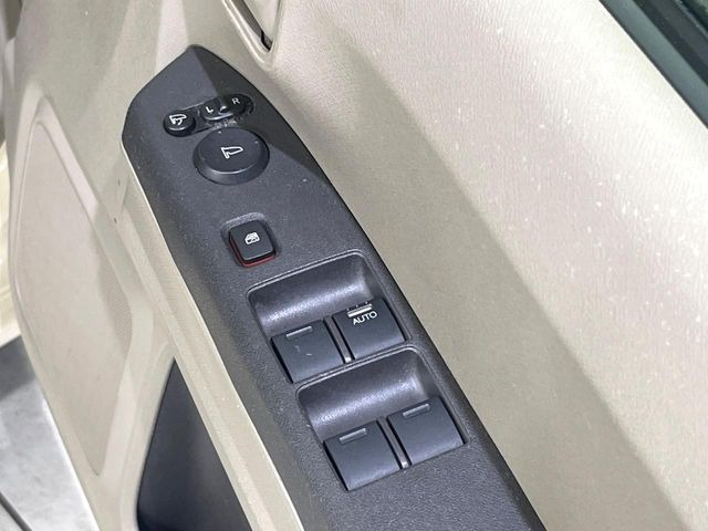 �y�d���i�[�~���[�z�T�C�h�~���[�͓d���i�[���ƂȂ��Ă���A�������ԏ�ł��L�Y�������X�N��}�����܂��B