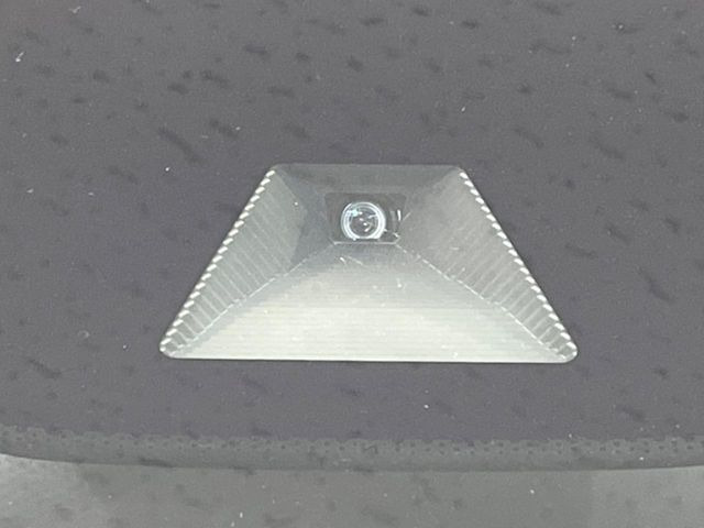 �y�z���_�Z���V���O�z���s���ɑO���̎ԗ�����F�����A�Փ˂������Ȏ��͌x��ƃu���[�L�ŏՓˉ���Ɣ�Q�y�����A�V�X�g�B�����S�Ƀh���C�u�����y���݂��������܂��B