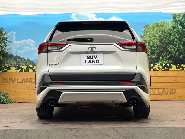 安心の最長10年・走行無制限保証(有償)をご用意。保証内容も充実はもちろん、無料点検&オイル交換や、年中無休の全国・24時間ロードサービスも付帯されておりますのでご安心下さい。