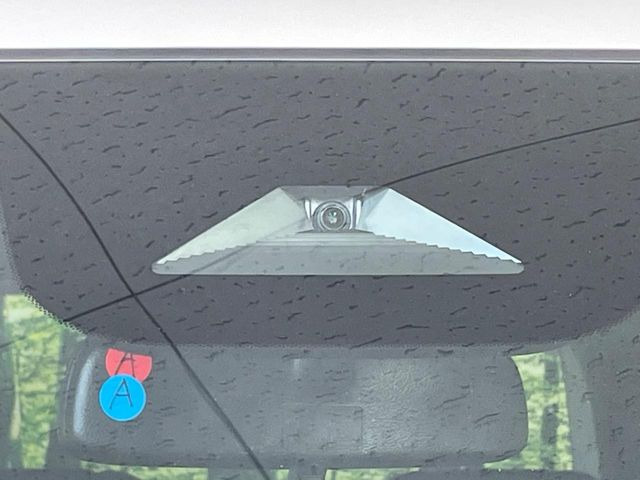 �y�z���_�Z���V���O�z���s���ɑO���̎ԗ�����F�����A�Փ˂������Ȏ��͌x��ƃu���[�L�ŏՓˉ���Ɣ�Q�y�����A�V�X�g�B�����S�Ƀh���C�u�����y���݂��������܂��B