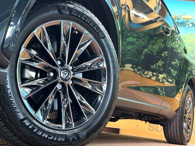 �y����18�C���`�A���~�z�C�[���z�O�ςɃ}�b�`���������A���~�z�C�[���𑕒����Ă���܂��B�e��ЊO�A���~�z�C�[����A�X�^�b�h���X�^�C�����戵�����Ă���܂��B���񂲑��k����������