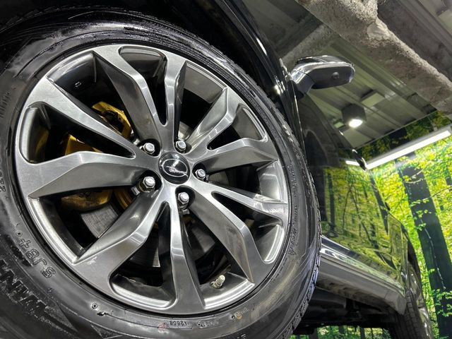 �y����18�C���`�A���~�z�C�[���z�O�ςɃ}�b�`���������A���~�z�C�[���𑕒����Ă���܂��B�e��ЊO�A���~�z�C�[����A�X�^�b�h���X�^�C�����戵�����Ă���܂��B���񂲑��k����������