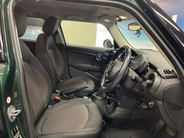 ���V�[�g�̎g�p��:�j��E�ւ�������Ȃ��A�����̒ʂ肫�ꂢ�ȏ�Ԃ��ێ����Ă���܂��B�܂��A�����N���[�j���O�E�R�[�e�B���O�����p�����������܂��B