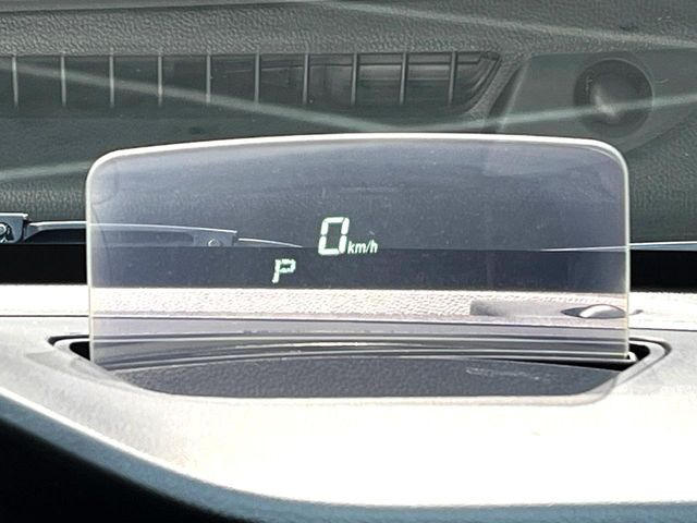 �y�w�b�h�A�b�v�f�B�X�v���C�z���݂̑��x�⑖�s�����f�W�^���\���ŉ^�]�ȑO���̃K���X�ɓ��e!�^�]���A�ڐ������炳���K�v�ȏ����m�F�ł���̂łƂ��Ă��֗��ň��S!