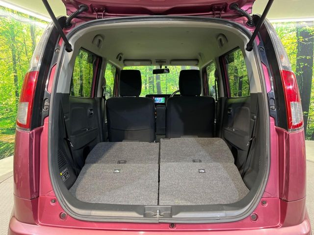 ���i�̂���������ʋ΁A���}���ɏ\���ȉ׎��X�y�[�X���m�ۂ��Ă���܂��B�Z�J���h�V�[�g��|���ƁA�傫�ȉו��̐ύڂ��\�ł���