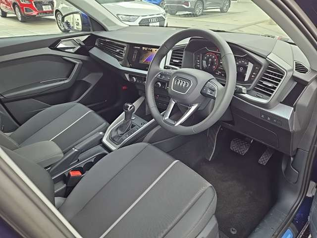 A1スポーツバック25 TFSI アドバンスド