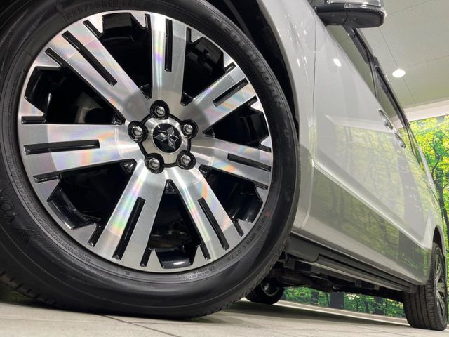 �y����18�C���`�A���~�z�C�[���z�O�ςɃ}�b�`���������A���~�z�C�[���𑕒����Ă���܂��B�e��ЊO�A���~�z�C�[����A�X�^�b�h���X�^�C�����戵�����Ă���܂��B���񂲑��k����������