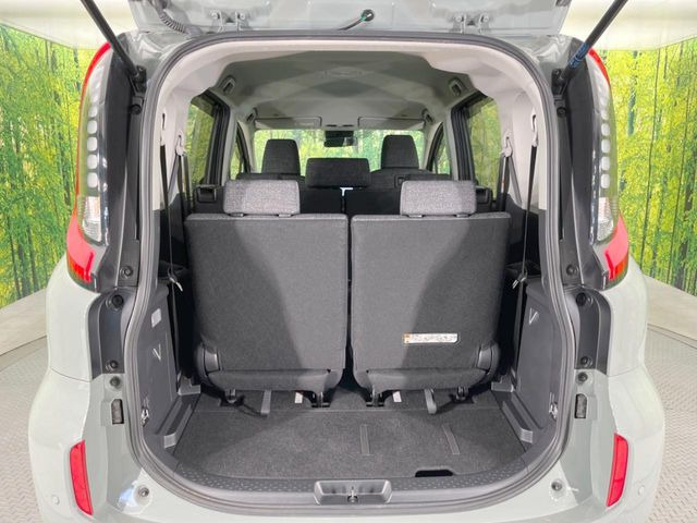 普段のお買い物や通勤、送迎等に十分な荷室スペースを確保しております。セカンドシートを倒すと、大きな荷物の積載も可能です♪