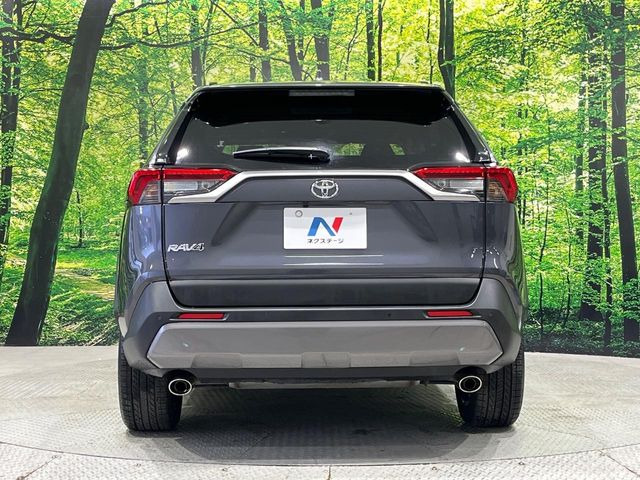 安心の最長10年・走行無制限保証(有償)をご用意。保証内容も充実はもちろん、無料点検&オイル交換や、年中無休の全国・24時間ロードサービスも付帯されておりますのでご安心下さい。