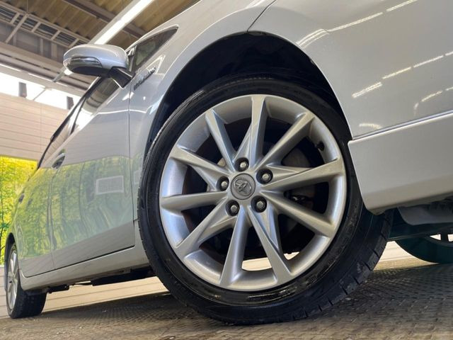【純正17インチアルミホイール】外観にマッチした純正アルミホイールを装着しております。各種社外アルミホイールや、スタッドレスタイヤも取扱いしております。是非ご相談ください♪