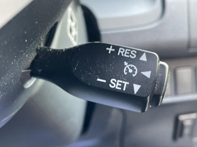 �y�N���[�Y�R���g���[���z�������H�����N���N���s�B�A�N�Z���𗣂��Ă���葬�x�ő��s���ł��A�������^�]���̕��S���y��!�����E�������ȒP�ȃX�C�b�`����Œ����ł��܂��B