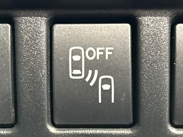 �y�����r�[�N���f�B�e�B�N�V�����z���s���A�h�A�~���[�̎��p�ɂȂ�₷���ӏ��Ɍ㑱�Ԃ��ڋ߂���ƃT�C�h�~���[�t�߂Ɍx����\���A�h���C�o�[�ɒ��ӊ��N�ƁA����̍ۂ̓n���h��������A�V�X�g�����܂��B