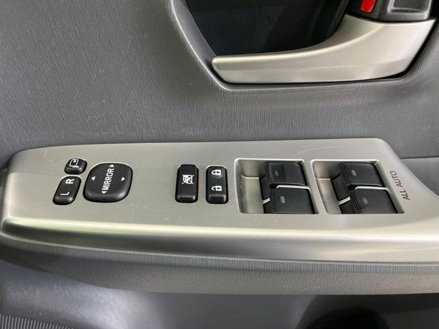 �y�d���i�[�~���[�z�T�C�h�~���[�͓d���i�[���ƂȂ��Ă���A�������ԏ�ł��L�Y�������X�N��}�����܂��B