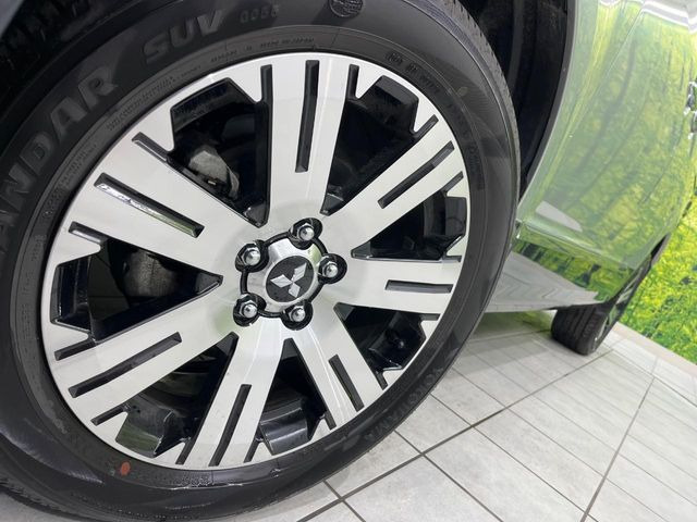 �y����18�C���`�A���~�z�C�[���z�O�ςɃ}�b�`���������A���~�z�C�[���𑕒����Ă���܂��B�e��ЊO�A���~�z�C�[����A�X�^�b�h���X�^�C�����戵�����Ă���܂��B���񂲑��k����������