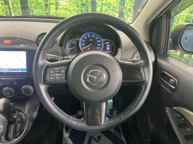 �y�����v�����X�e�A�����O�z�㎿�Ȋv���g�p���邱�ƂŁA��ɂ����������݂ƂĂ��^�]���₷���n���h���ł���