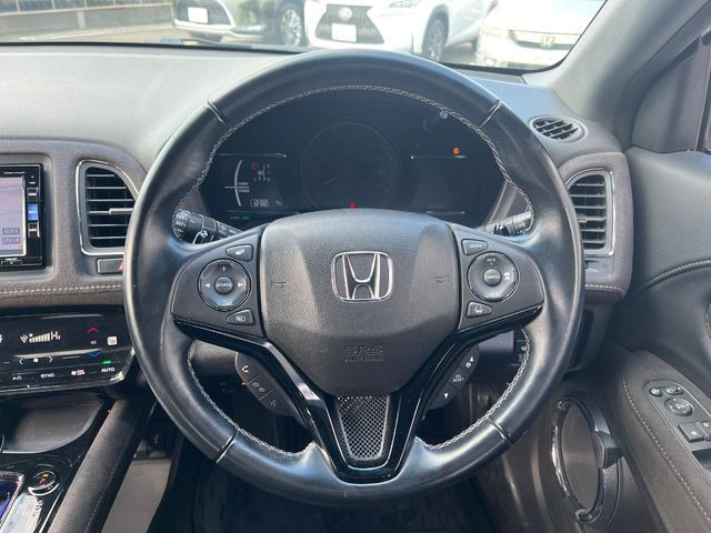 �y�����v�����X�e�A�����O�z�㎿�Ȋv���g�p���邱�ƂŁA��ɂ����������݂ƂĂ��^�]���₷���n���h���ł���